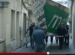 Metro пустила гигантский бумажный кораблик по каналу Сен-Мартен в Париже